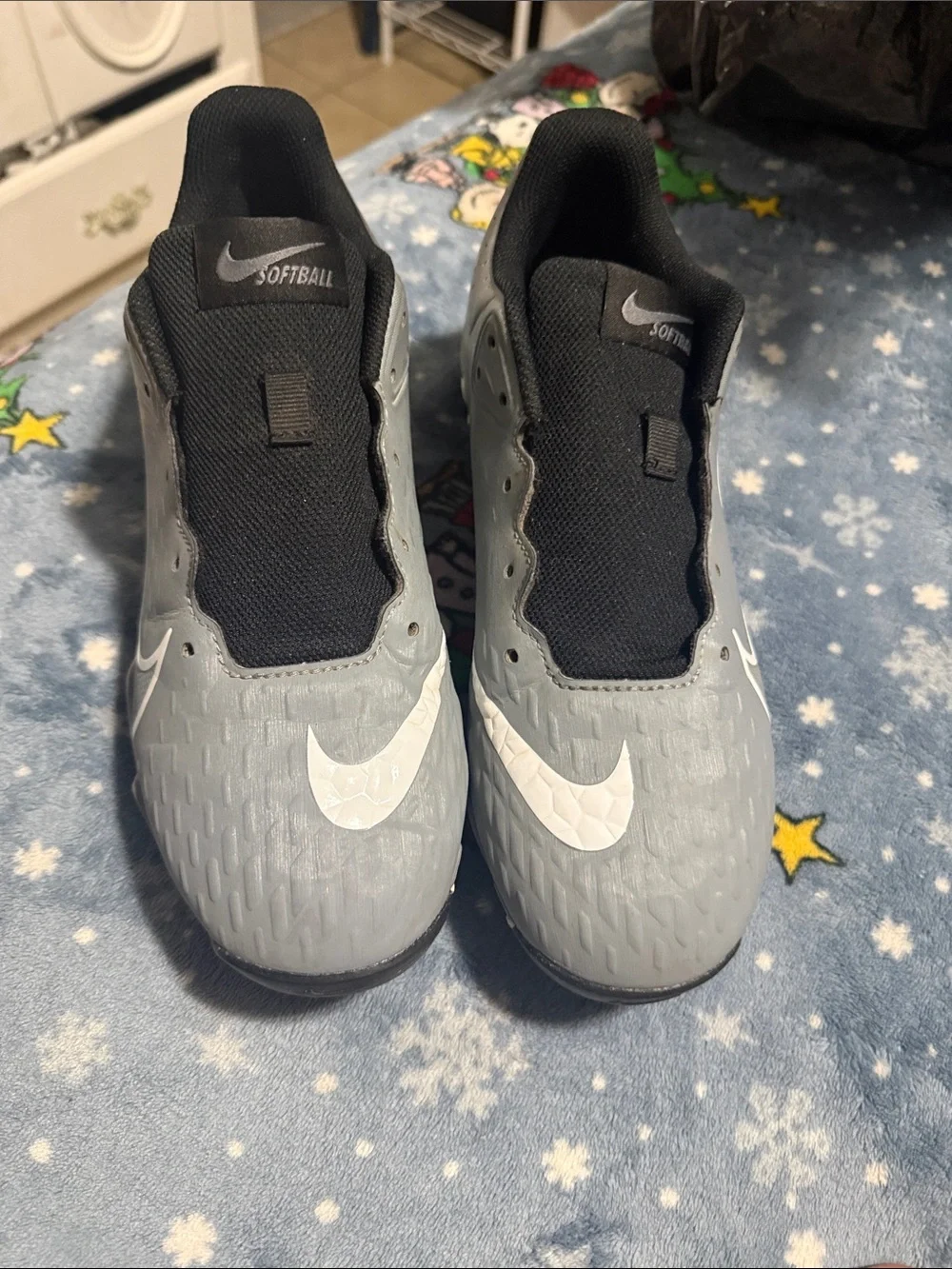 Nike Kids Softball Sneakers in Gray, Black and White